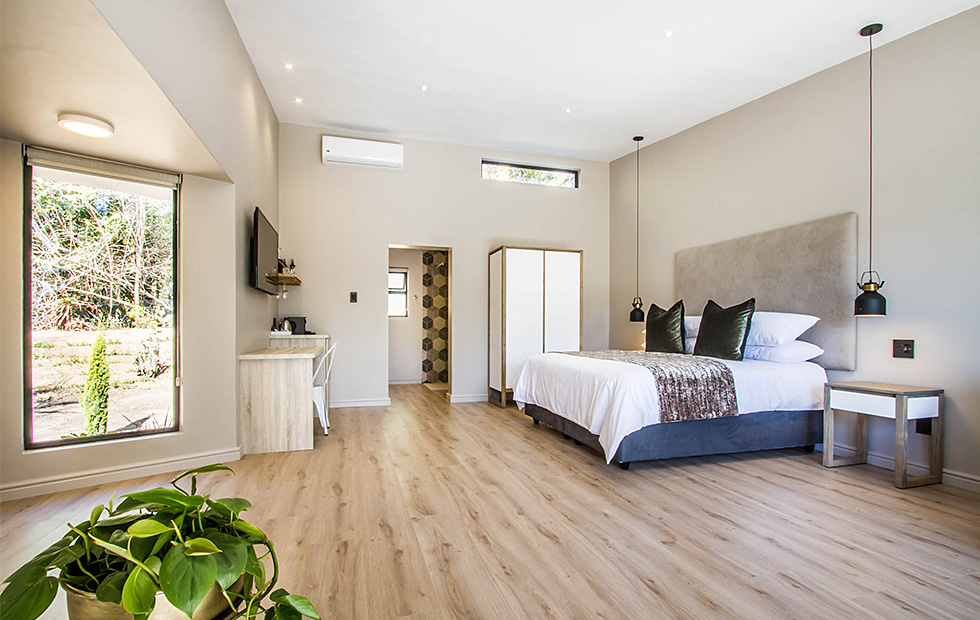 Deluxe Rooms at Hlangana Lodge